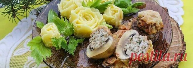 Запеченные фаршированные шампиньоны с фаршем и сыром • Рецепт Ароматные и очень вкусные запеченные фаршированные шампиньоны с фаршем индейки, сыром и зеленью в духовке. Причем фарш можно использовать любой, куриный или мясной, это на ваш вкус.
