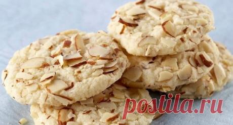 Миндальное печенье - У нас так МИНДАЛЬНОЕ ПЕЧЕНЬЕ ИНГРЕДИЕНТЫ: ► 2 ст. перемолотого в крошку миндаля (получается из 200 г орехов) ► 1,5 ст. овсяных хлопьев ► 0,5 ст. сахара ► 4 ст. л....