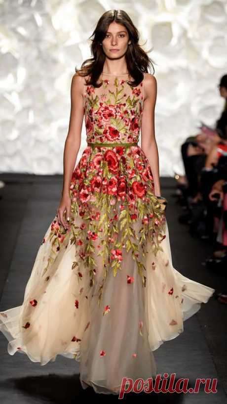 МОДНЫЕ СТРАСТИ. Бесконечная элегантность от Naeem Khan | Домохозяйки