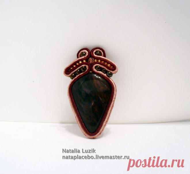 Сутажная брошь с обсидианом | biser.info - всё о бисере и бисерном творчестве