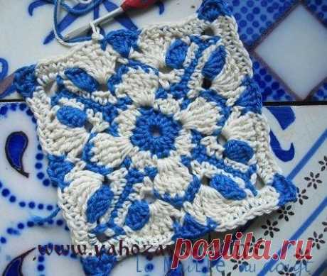 Бабушкин квадрат крючком в стиле "гжель"крючком. Необычный мотив для пледа крючком | Я Хозяйка