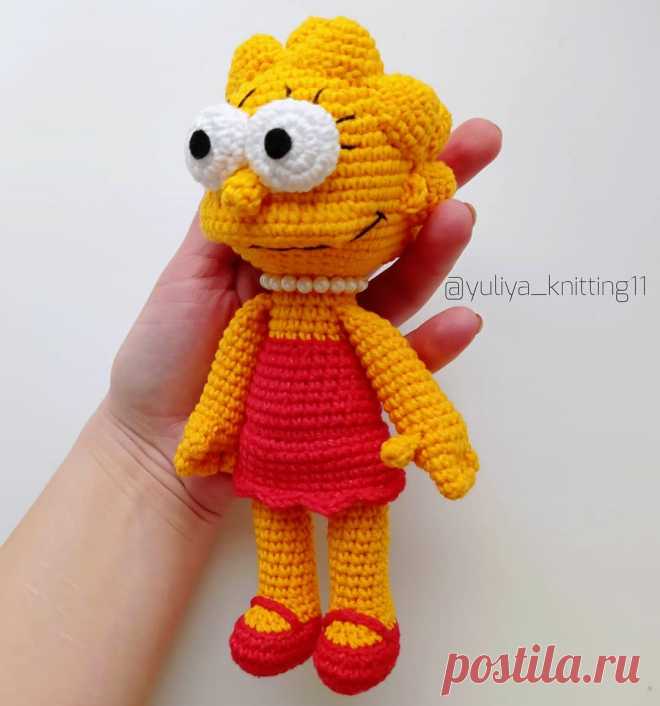 PDF Лиза Симпсон крючком. FREE crochet pattern; Аmigurumi doll patterns. Амигуруми схемы и описания на русском. Вязаные игрушки и поделки своими руками #amimore - кукла, куколка, девочка, Симпсоны, The Simpsons.