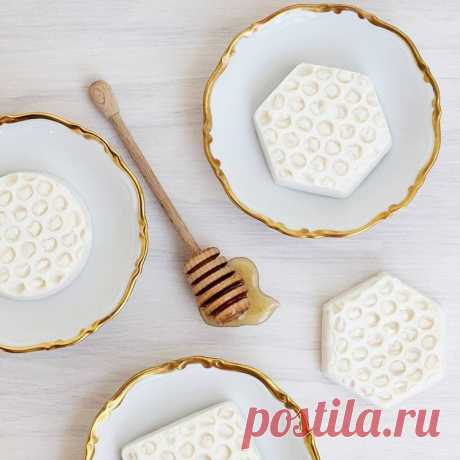 DIY Honeycomb Soap - DIY Craft Kits, Monthly Craft Projects, Craft Supplies, Subscription Box | Whimseybox