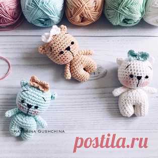 Мишки малышки амигуруми. Схемы и описания для вязания игрушек крючком! Бесплатный мастер-класс от Екатерины Гущиной по вязанию мишек малышек крючком. Высота вязаного медвежонка около 7-8 см. Для изготовления игрушки автор…