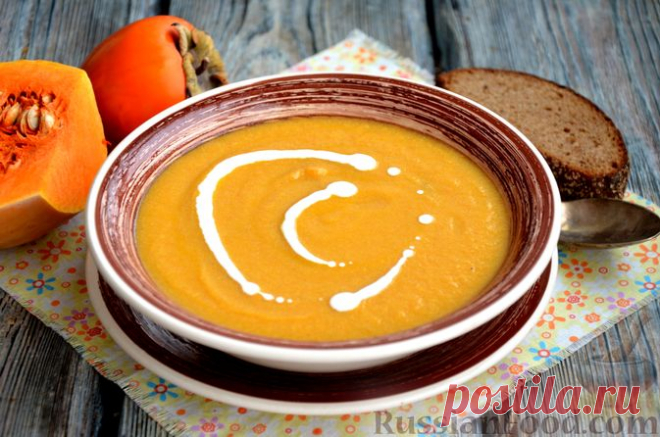 Рецепт: Тыквенный суп-пюре с хурмой и курицей на RussianFood.com