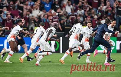 Футболисты английского "Вест Хэма" выиграли Лигу конференций. В финале команда из Лондона обыграла итальянскую "Фиорентину" со счетом 2:1