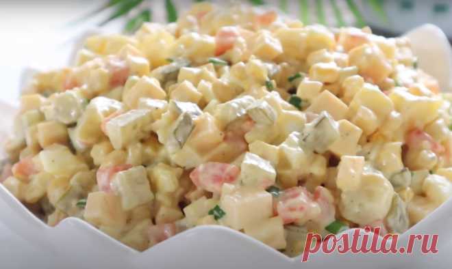 Картофельный салат «Мозаика» Простой, но очень вкусный салат. Готовится из обычных продуктов и прекрасно подойдет к ужину или на обед. Название свое получил из-за того, что имеет довольно разнообразную цветовую гамму,...