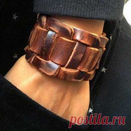 Блог BegetNews: мужская мода, статьи, фото, ссылки, рекомендации. : Мужские фенечки и браслеты – летом особо актуально