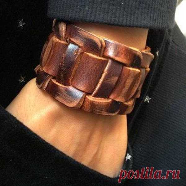 Блог BegetNews: мужская мода, статьи, фото, ссылки, рекомендации. : Мужские фенечки и браслеты – летом особо актуально
