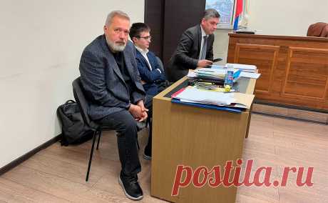 Суд отказал Муратову в исключении из реестра иноагентов. Замоскворецкий суд отказал нобелевскому лауреату, бывшему главному редактору «Новой газеты» Дмитрию Муратову в просьбе признать незаконным его включение в реестр иностранных агентов, передает корреспондент РБК.