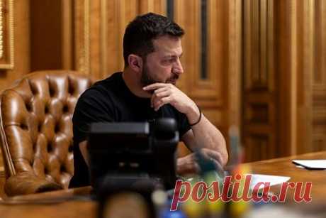 Зеленский провел разговор с Шольцем. Президент Украины Владимир Зеленский провел разговор с канцлером Германии Олафом Шольцем и заявил о важности обеспечить единство внутри Европейского союза (ЕС) по вопросу переговоров о членстве республики, а также выделении 50 миллиардов евро помощи на последующие годы.