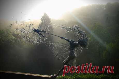 Представьте, что вы находитесь в волшебном музее и идете по длинному коридору, в конце которого размещена ротонда. Войдя в нее, вы видите только одну статую в центре. Вглядываясь в нее, вы говорите самому себе: «О, я чувствую себя сейчас именно так!»