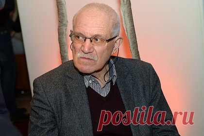 Представитель режиссера Митты рассказал о его состоянии после инсульта. Геннадий Иванов, представитель и помощник 90-летнего российского режиссера Александра Митты, перенесшего ишемический инсульт, рассказал о состоянии кинематографиста. Иванов поведал, что Митте стало лучше и совсем скоро его выпишут домой. Представитель режиссера также добавил, что планирует навестить кинодеятеля.