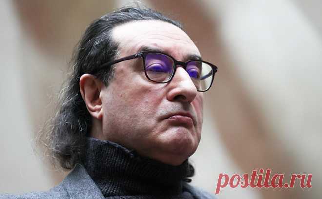 Директор «Электротеатра Станиславский» назвала причину смерти Юхананова. Причиной смерти режиссера и худрука «Электротеатра Станиславский» Бориса Юхананова стала сердечная недостаточность, сообщила ТАСС директор театра Ирина Золина.
