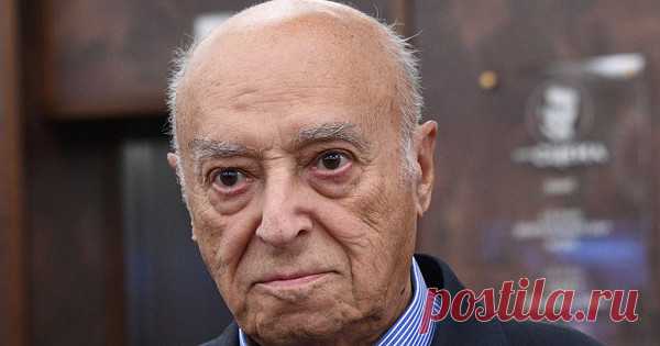 Этуша отлучили от сцены Театр имени Вахтангова уберет из репертуара спектакль «Бенефис» с народным артистом СССР Владимиром Этушем в главной роли. Об этом сообщает ТАСС со ссылкой на пресс-службу театра.