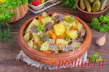 Картошка с тушенкой в мультиварке Рецептов приготовления картошки с мясом наверняка существует не даже не сотня, а тысячи, правда? А сегодня у меня для вас один из самых простых: готовим картошку с тушенкой в мультиварке.