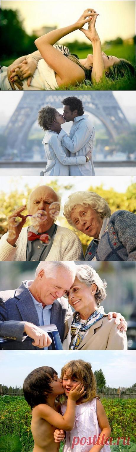 Двое.... 

Он целовал её нежные руки,
Пальцы к губам поднося, как святыню.
Счастьем светясь, словно солнечный лучик,
Робко дышал, согревая богиню.

И улыбалась она белоснежно,
Душу любимого взглядом лаская.
Было их двое в огромной Вселенной,
В мире бескрайнем для них ставшим раем...