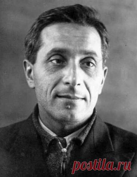 В 1926 году к известному психиатру пришел изнуренный до дистрофии пациент, судя по манерам — «из бывших», с жалобой на беспричинную тоску и апатию, из-за которых он совсем не может есть и спать. Осмотрев его, врач прописал … читать юмористические рассказы: «Лучше всего, батенька, возьмите томик Зощенко.
Может быть, вам покажется простовато, этак по-пролетарски.
Но смешно!
Этот Зощенко – большой весельчак».
«Доктор, — грустно вздохнул ипохондрик.
— Я и есть Зощенко».