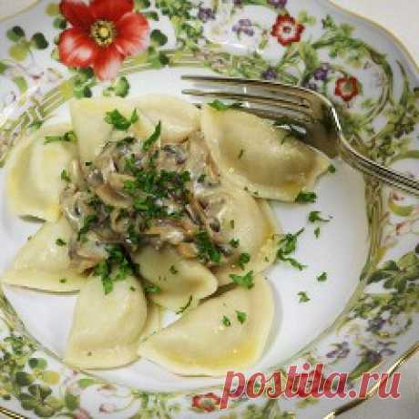 Я ВАРЕНИКИ ЛЕПЛЮ, Я ВАРЕНИКИ ЛЮБЛЮ...