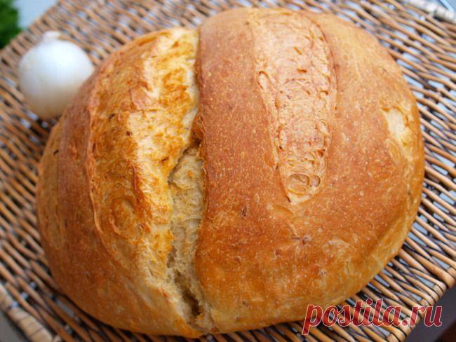 Луковый хлеб. Любители хлеба с разными вкусовыми и ароматическими добавками должны по достоинству оценить этот рецепт.