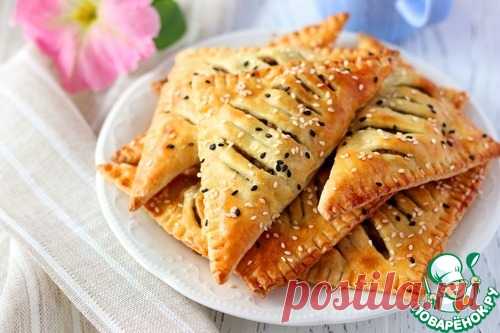 Слоёные треугольнички с печенью и рисом
