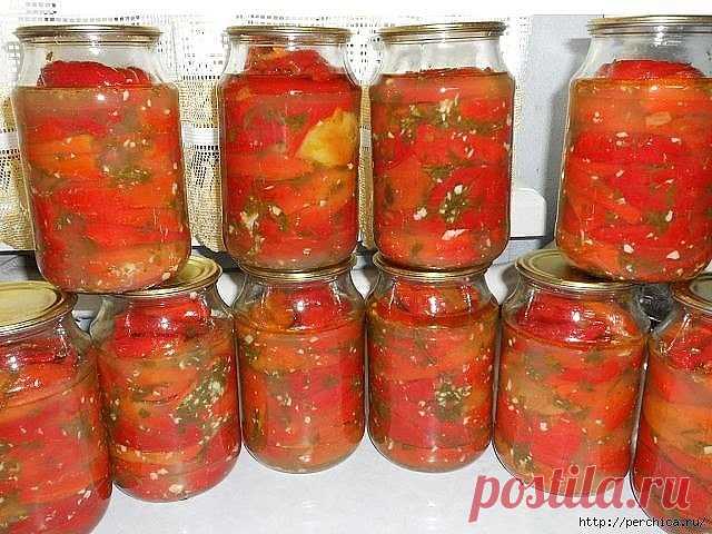Перец болгарский с чесноком на зиму

Чтобы приготовить перец болгарский с чесноком на зиму, вам понадобится:

перец болгарский – 3 кг
чеснок – 3 головки
укроп свежий – 1 пучок
для маринада:
масло подсолнечное – 250 мл
уксус – 500 мл
сахар – 1 ст.
соль – 3 ст. л.

Как приготовить перец болгарский с чесноком на зиму:

1. Болгарский перец хорошо вымыть под проточной водой, обсушить, очистить от плодоножек и семян, нарезать полосками или крупными кусочками. Для того, чтобы заг...