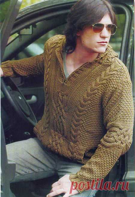 Пуловер мужской из аранских жгутов.