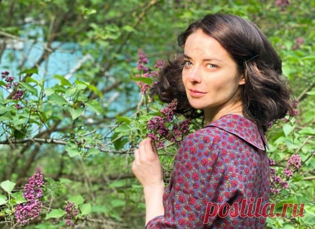 Марина Александрова с родителями: в сети спорят, на кого похожа актриса - маму или папу