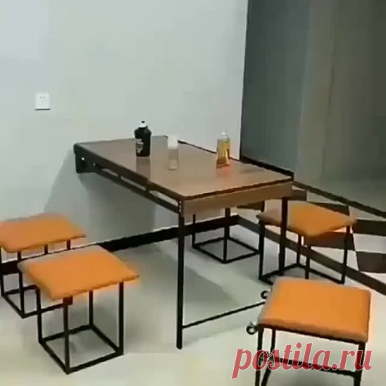 Классный многофункциональный столик с табуретками