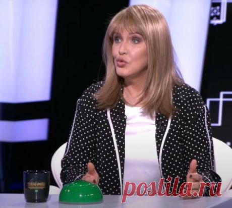 Елена Проклова vs общественное мнение
После участия в передаче «Секрет на миллион», в которой Елена Проклова рассказала о неких подробностях своего отрочества, связанных с именем некоего именитого актёра, на неё обушился шквал негодования. Некоторые публичные или около публичные персоны, не буду называть имён, чтобы лишний раз не упоминать давно забытых актёров, высказались против Елены Прокловой, не стесняясь на выражений. Кстати, […]
Читай пост далее на сайте. Жми ⏫ссылку выше