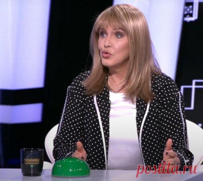 Елена Проклова vs общественное мнение
После участия в передаче «Секрет на миллион», в которой Елена Проклова рассказала о неких подробностях своего отрочества, связанных с именем некоего именитого актёра, на неё обушился шквал негодования. Некоторые публичные или около публичные персоны, не буду называть имён, чтобы лишний раз не упоминать давно забытых актёров, высказались против Елены Прокловой, не стесняясь на выражений. Кстати, […]
Читай пост далее на сайте. Жми ⏫ссылку выше