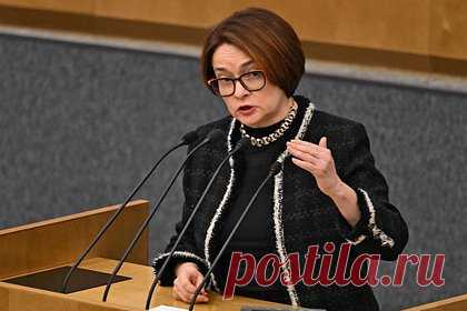 Набиуллину спросили о ценах на яйца. В Центробанке не обходят вниманием рост цен, наблюдающийся в России на определенных рынках, сказала глава регулятора Эльвира Набиуллина на пресс-конференции 15 декабря в ответ на вопрос о том, звучало ли слово «яйца» на сегодняшнем заседании его совета директоров. «Анализ такой проводим», — уточнила она.