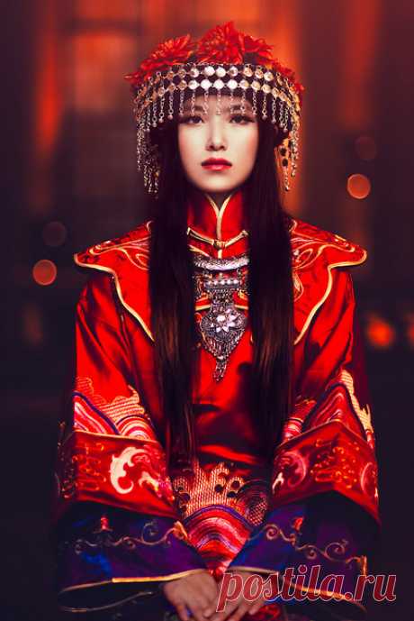 taramysweetlove:
“ chillypepperhothothot:
“The Empress by jajasgarden on Flickr.
”
