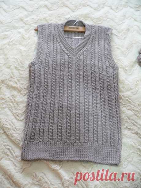 Мужская безрукавка спицами