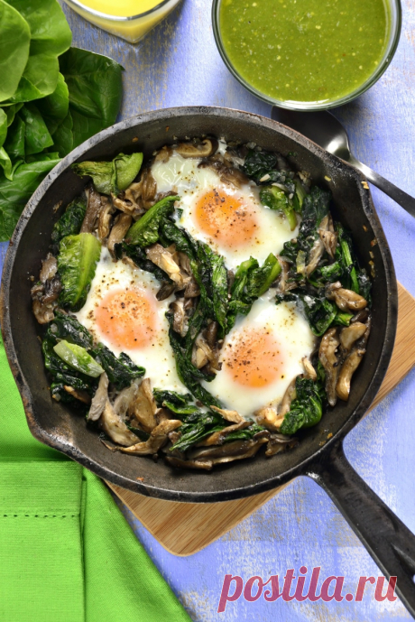 Яичница со шпинатом и грибами