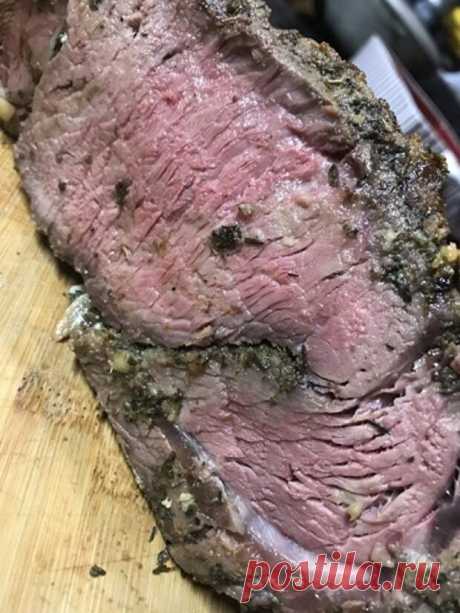 Prime Rib Roast Прайм ростбиф - Вкусно с Любовью - медиаплатформа МирТесен Хочу поделиться с вами одним из любимых способов приготовления говядины. Для этого понадобится часть мякоти, которая срезается с ребер, с хорошей прослойкой жира, она так и называется Prime Rib. В ресторанах такое мясо подают только на ужин, потому что готовка занимает время, и каждый день это