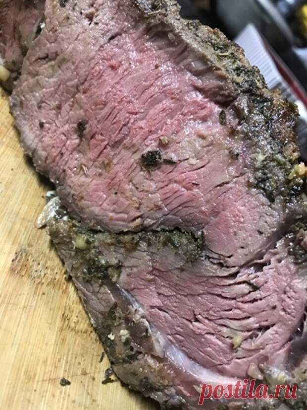 Prime Rib Roast Прайм ростбиф - Вкусно с Любовью - медиаплатформа МирТесен Хочу поделиться с вами одним из любимых способов приготовления говядины. Для этого понадобится часть мякоти, которая срезается с ребер, с хорошей прослойкой жира, она так и называется Prime Rib. В ресторанах такое мясо подают только на ужин, потому что готовка занимает время, и каждый день это