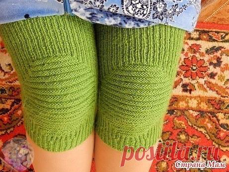 Очень удобные наколенники
Автор Евгения Серж
сегодня делюсь очень удобными наколенниками

Раньше было у меня много вариантов, но все они под брюками сползали или
комком топорщились.

а эти подошли и не подводят меня коленочкам тепло и комфортно

вязались из пряжи  25%-шерсть собаки
75%-меринос
300 м=100 гр
ушло 100 гр

подсмотрела здесь

ребристая часть, я назвала её гармошкой вяжется 3 ряда лицевыми петлями,3 ряда изнаночными

Вяжем сверху резинкой 1х1 = 10 см по к...