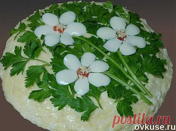 Салат с корейской морковью и грибами "Три цветка" - Простые рецепты Овкусе.ру