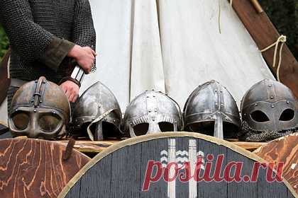 Установлено время пребывания викингов в Америке. Викинги жили в Северной Америке в 1021 году — это, по мнению канадских и нидерландских исследователей, неоспоримый факт. Точно датировать образцы из поселения Л’Анс-о-Медоуз на острове Ньюфаундленд ученым помогла масштабная солнечная вспышка на рубеже 992 и 993 годов — после нее успело вырасти 29 годичных колец.