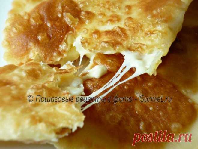 Чебуреки с сыром.