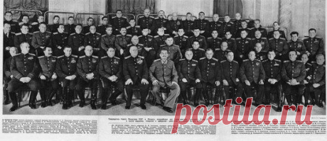 ТОЛЬКО ПОБЕДИТЕЛЬ ДИКТУЕТ СВОИ
УСЛОВИЯ, остальным остается лишь
договариваться.... ! 
И.В. СТАЛИН С МАРШАЛАМИ,
ГЕНЕРАЛАМИ И АДМИРАЛАМИ
ПОБЕДЫ! 1946 год
 Фотография 
на века!!!!