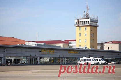 Раскрыта дата возобновления работы аэропорта Краснодара. Аэропорт Пашковский в Краснодаре откроют 15 декабря. Дату возобновления работы авиагавани раскрыл губернатор Вениамин Кондратьев. Уточняется, что безопасность полетов в Краснодар фактически уже проверена, однако осталось выполнить тестовый рейс из московского Внуково. Полет совершит самолет авиакомпании «Азимут».