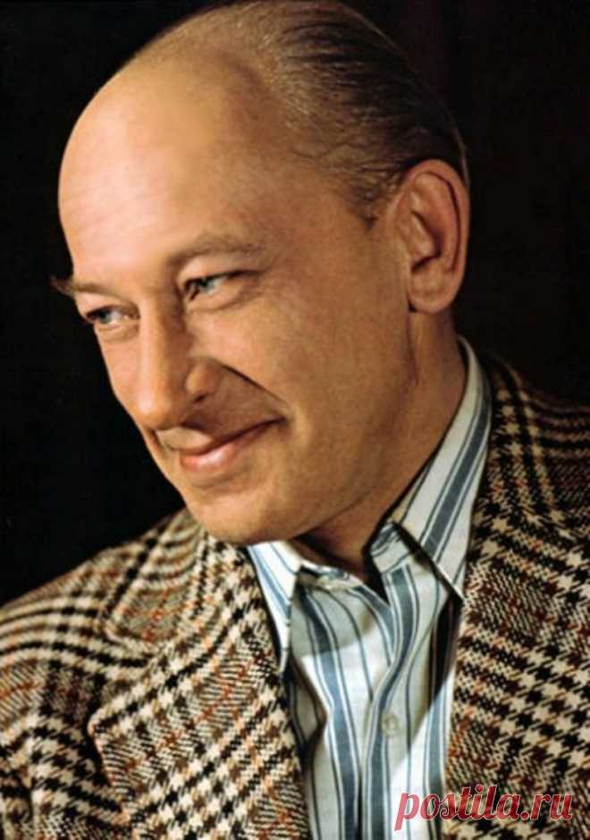 Евгений Евстигнеев
- 9 октября, 1926
 • 4 марта 1992