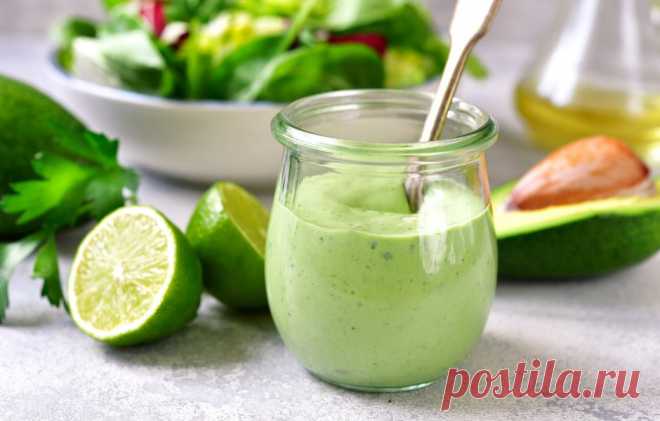 Легкость бытия: 8 вкусных фитнес-заправок для традиционных салатов