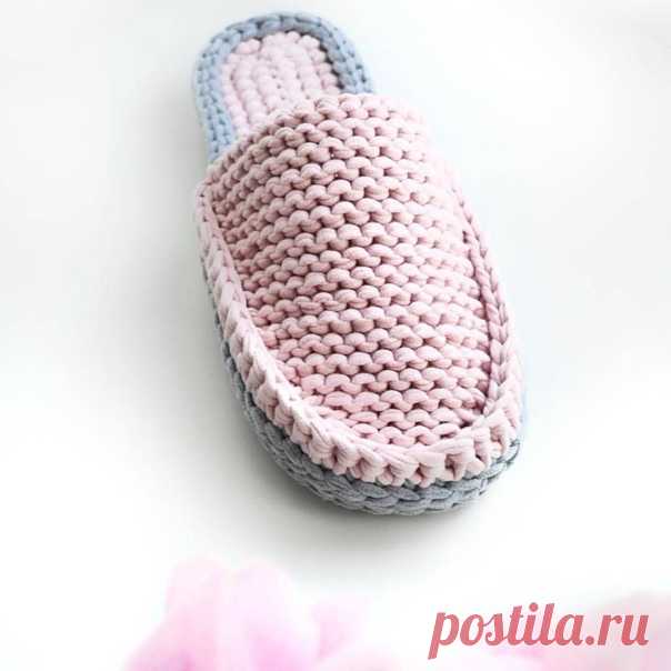 Тапочки из трикотажной пряжи! Идеи для вдохновения!
#трикотажнаяпряжа_Pasta #трикотажнаяпряжа #тпряжа #вязание #вязаниеворонеж #вязаниеvrn #knitt #handmade #толстыенитки #knit #crochet #пряжа #крючком #ручнаяработа #спицами #вязаниекрючком #толстаяпряжа #своимируками #хобби #интерьерноевязание #yarn #ленточнаяпряжа #knitting