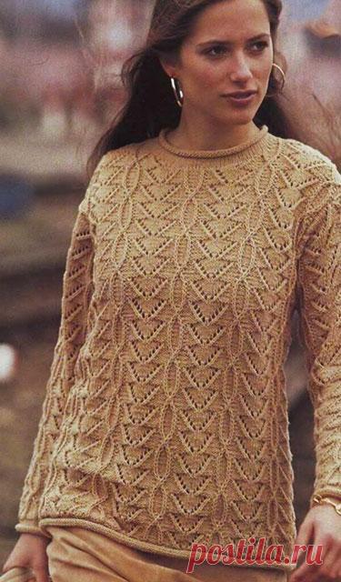 Резной узорчатый пуловер песочного цвета спицами – схема с описанием и видео — Пошивчик одежды