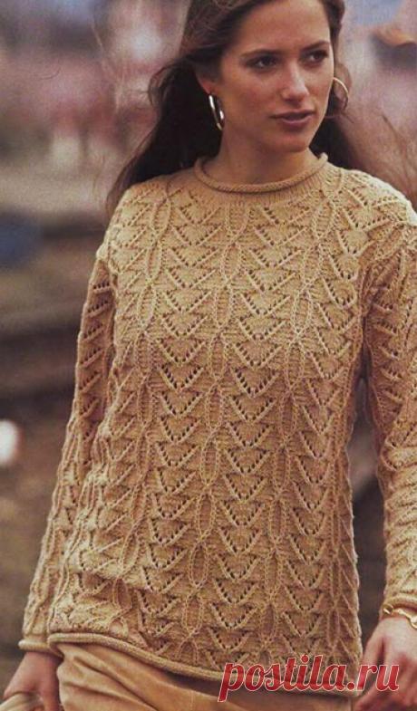 Резной узорчатый пуловер песочного цвета спицами – схема с описанием и видео — Пошивчик одежды