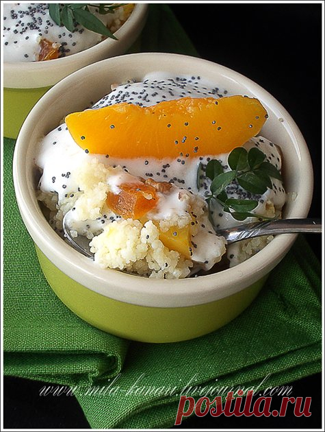Десерт с кус-кусом, курагой, консервированными персиками, орехами и маком. (PS: вместо мака возьмите семена чиа)