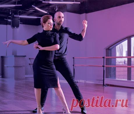 Как научиться танцевать сальсу дома с Евгением Папунаишвили. Видео.